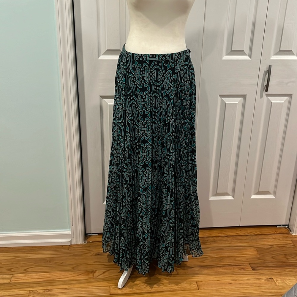 Pleated maxi skirt.  Navy and teal with full lining